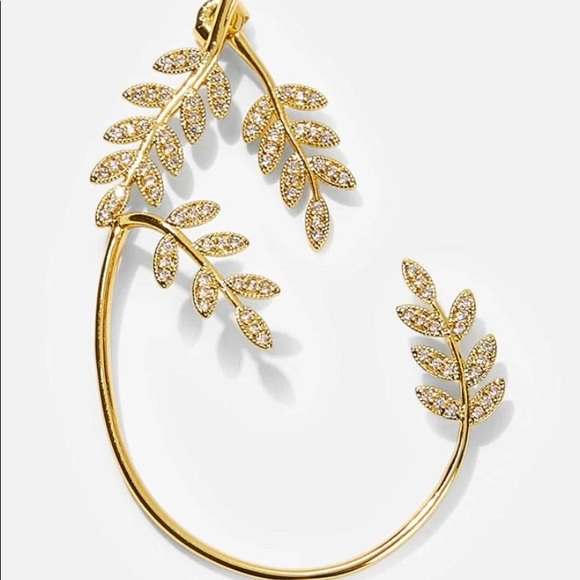 Beautiful ear climber earring in silver or gold. - Picture 2 of 9